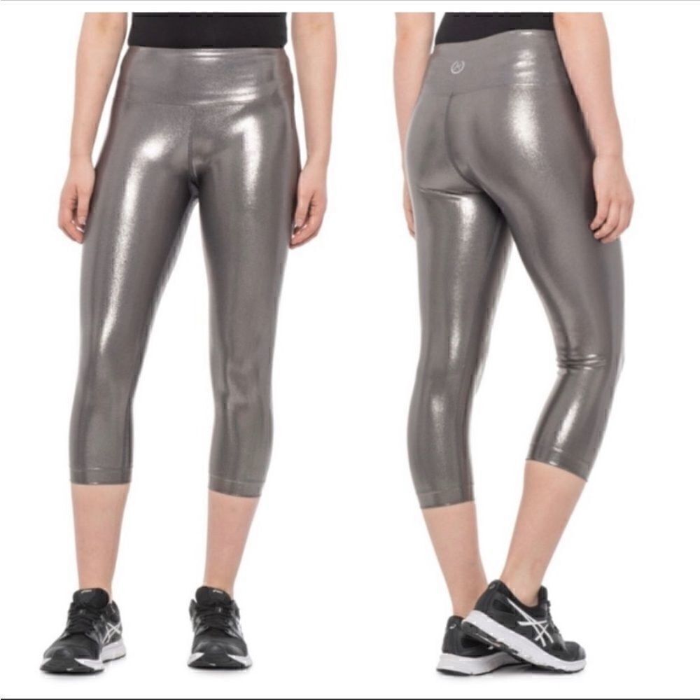 Mira Rae Silver Laila Metallic Capri Leggings